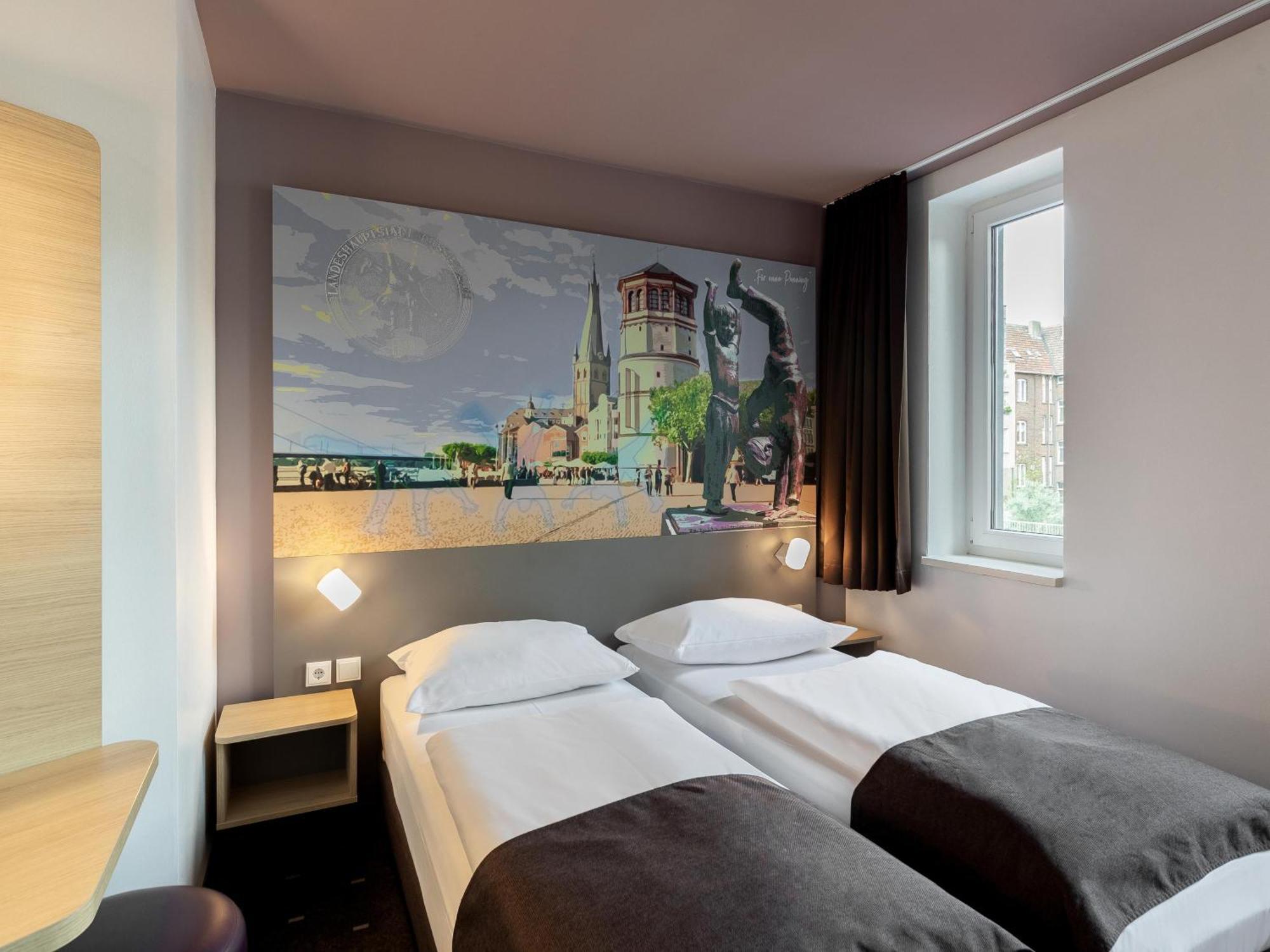 B&B Hotel Duesseldorf-Mitte Exterior photo