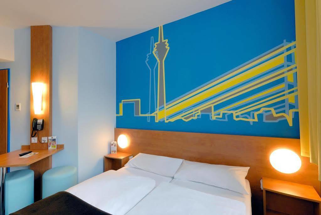 B&B Hotel Duesseldorf-Mitte Exterior photo